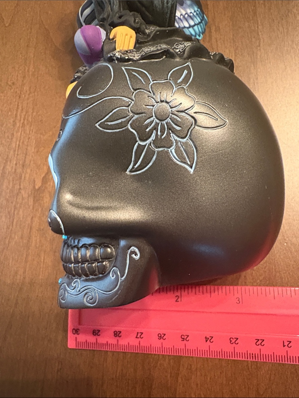 New Beautiful Hand-Painted Purple Dia de los Muertos Fairy on Skull Figurine - Picture 11 of 11